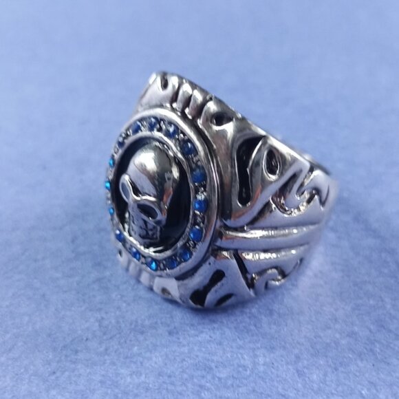 ππ Blue Diamond Studded Gothic Skull Ring β Size 10 - Picture 4 of 4